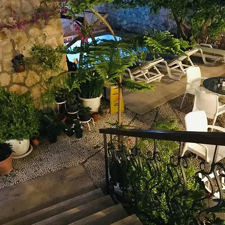 Konak Hotel Kaleici 2*