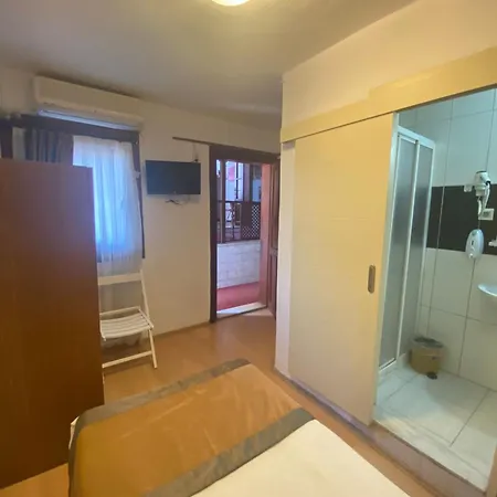 Konak Hotel Kaleici 2*